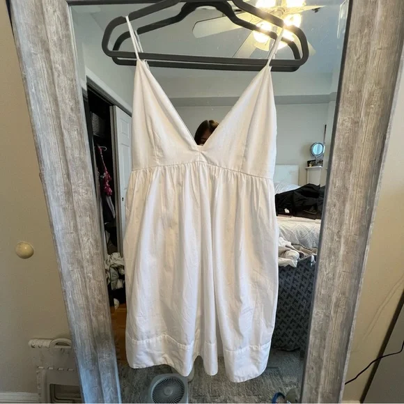 white christmas dresses Abercrombie & Fitch White Pleated Tennis Dress NWT- Size M (see notes) –  The Saved Collection main image 1